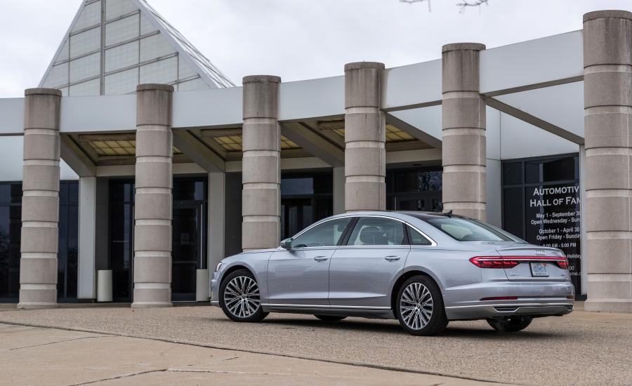  Audi A8 L 3.0 TFSI Quattro (D5) 2018 года  (NA) (фото 38 из 40)